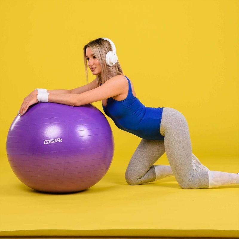 Гимнастический мяч PROFI-FIT, диаметр 75 см, антивзрыв ЗС-950