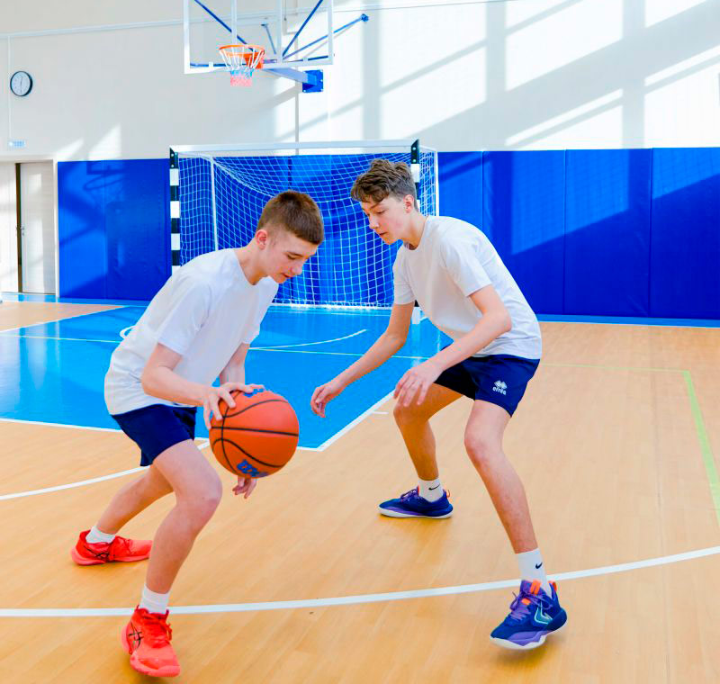 Щит баскетбольный игровой (монолитный поликарбонат) 1050х1800 мм ЗС-340