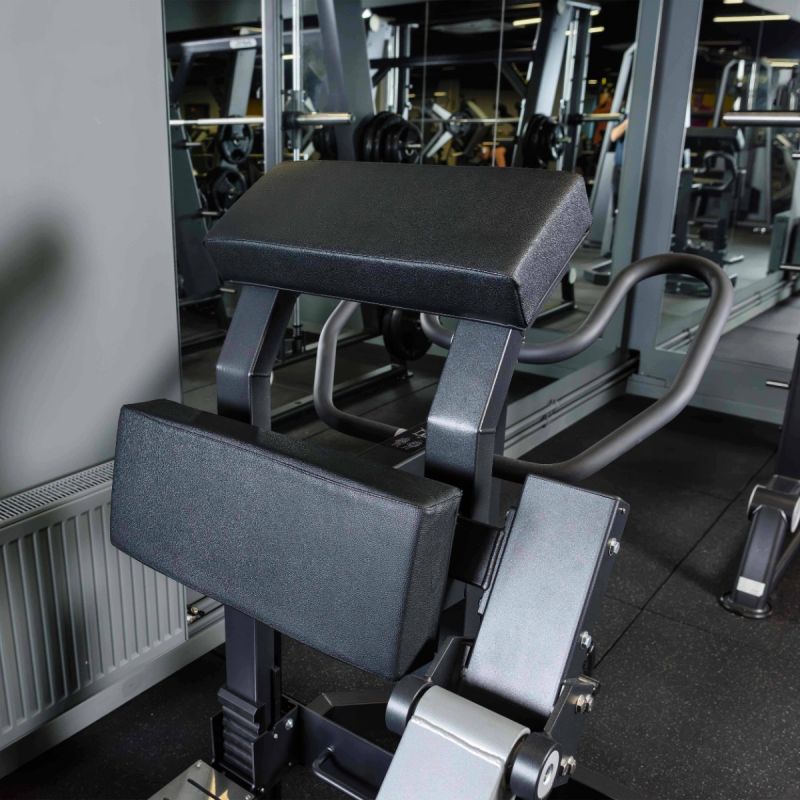 Тренажер Сгибание ног стоя, рычаги серые DHZ D955